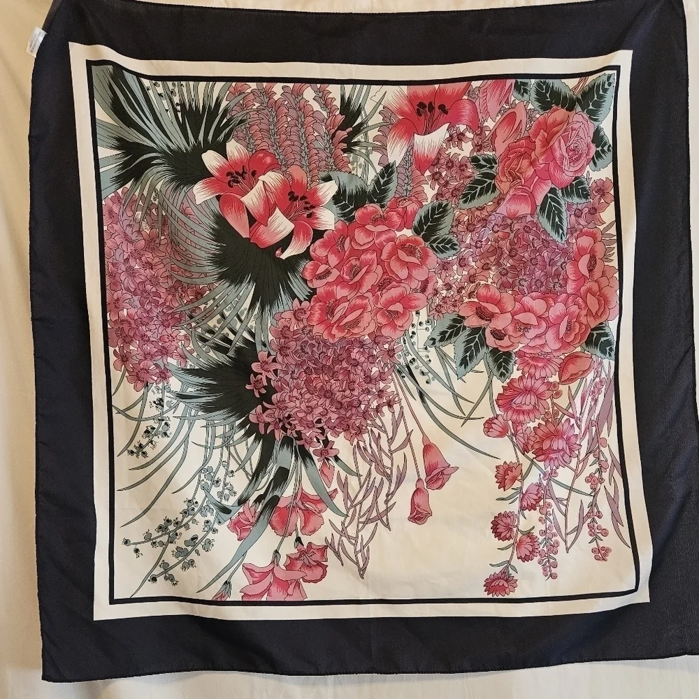 Overseas Advantage INC 100% polyester Blue& pink flowers 27